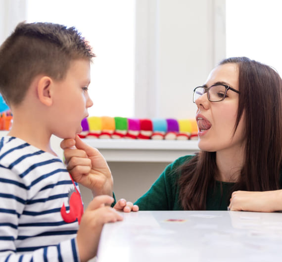Logopèdia per a la deglució atípica